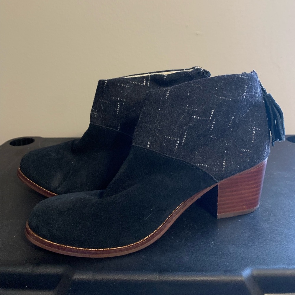 Toms Black Boots - Size 7 - Great Condition